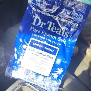Dr. Teal's Snowy Night Epsom Salt Soaking Solution